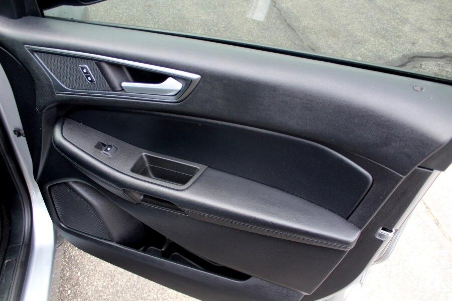2021 Ford Edge SE photo 25