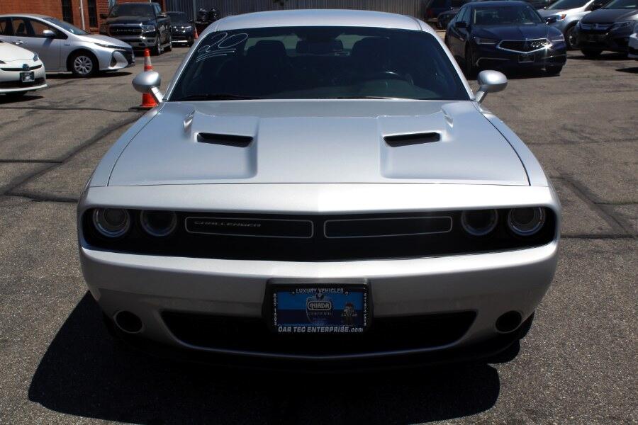 2020 Dodge Challenger SXT photo 3