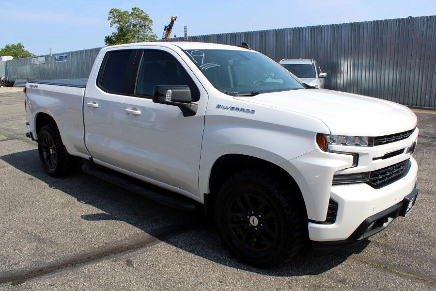 2019 Chevrolet Silverado 1500 RST photo 2