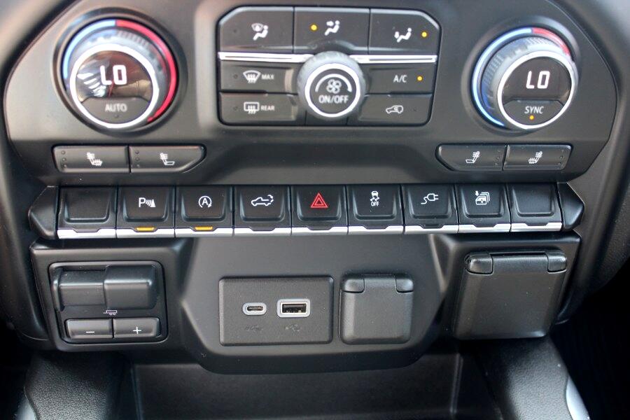 Chevrolet Silverado 1500 4WD Double Cab 147" RST 2019 Chevrolet Silverado 1500 4WD Double Cab 147" RST 2019