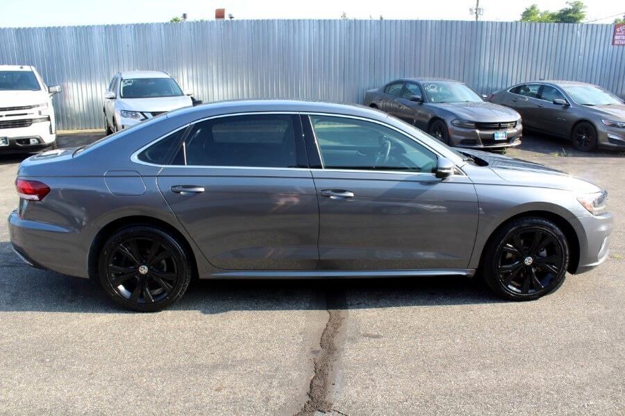 Volkswagen Passat 2.0T SE Auto 2021 Volkswagen Passat 2.0T SE Auto 2021