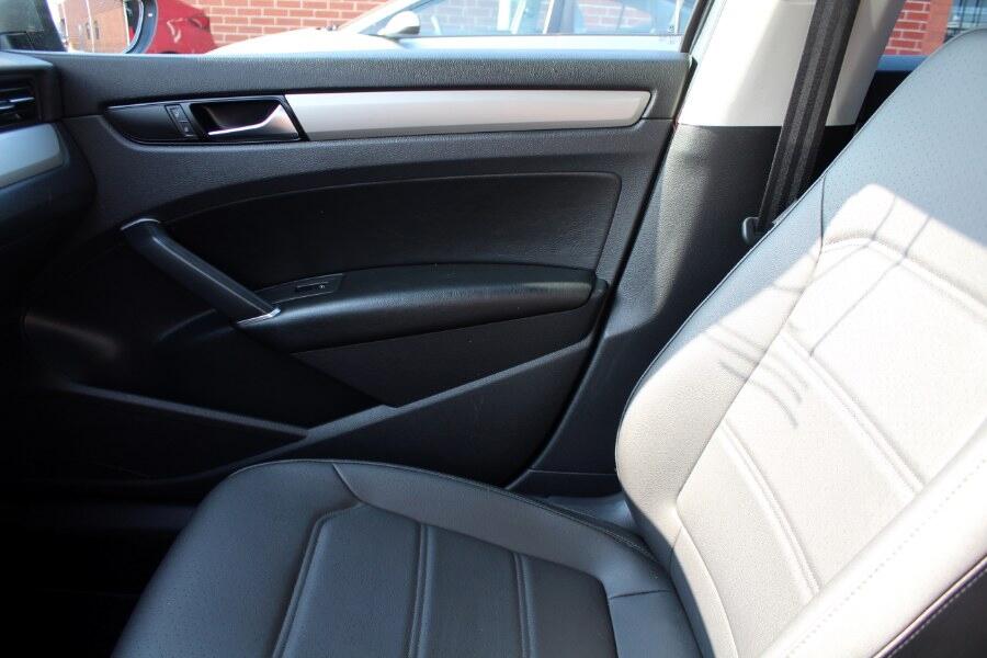 Volkswagen Passat 2.0T SE Auto 2021 Volkswagen Passat 2.0T SE Auto 2021