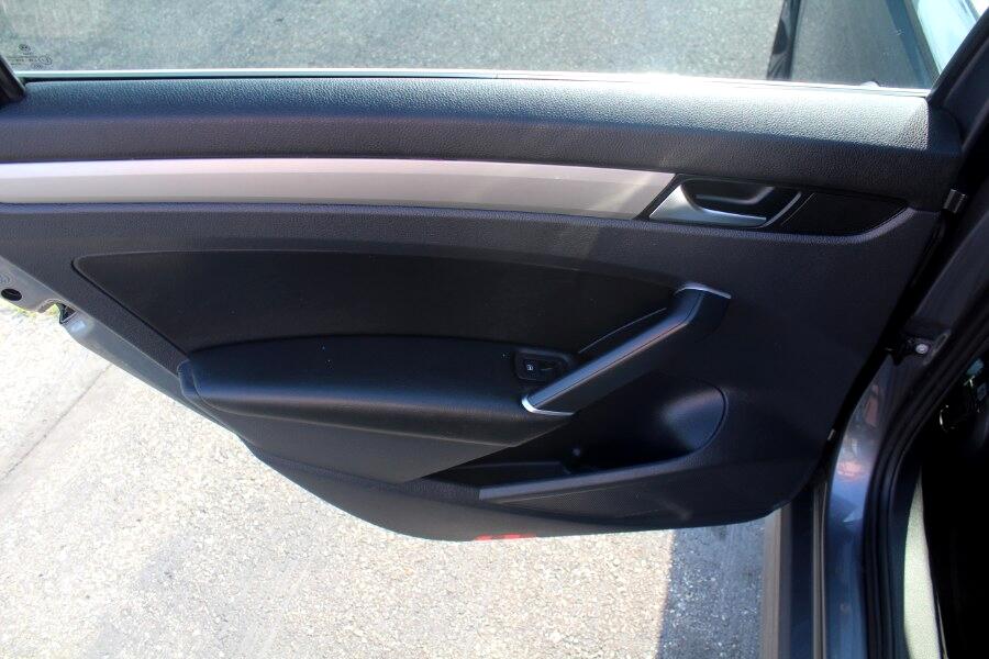 Volkswagen Passat 2.0T SE Auto 2021 Volkswagen Passat 2.0T SE Auto 2021