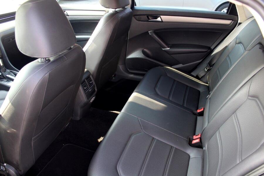 Volkswagen Passat 2.0T SE Auto 2021 Volkswagen Passat 2.0T SE Auto 2021