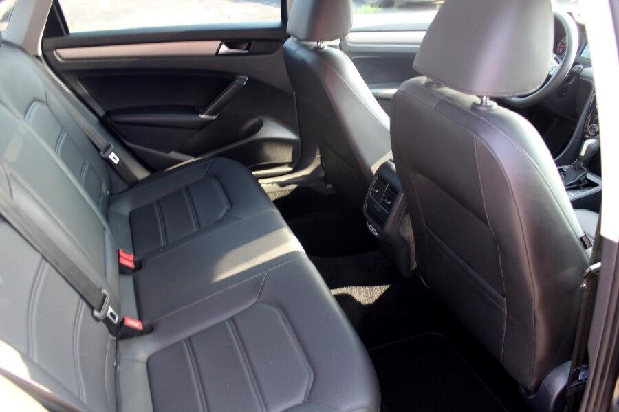 Volkswagen Passat 2.0T SE Auto 2021 Volkswagen Passat 2.0T SE Auto 2021