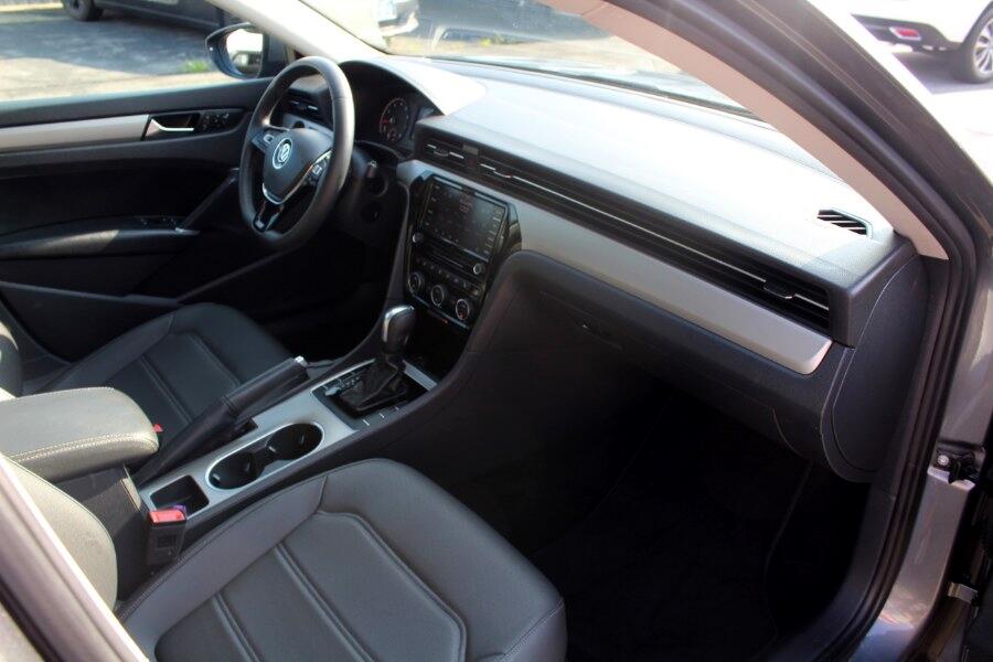 Volkswagen Passat 2.0T SE Auto 2021 Volkswagen Passat 2.0T SE Auto 2021