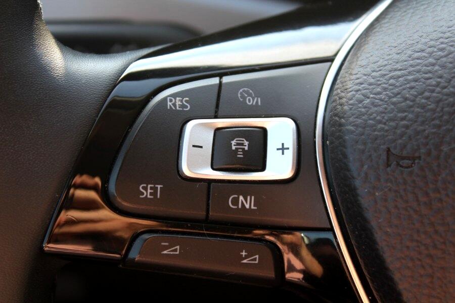 Volkswagen Passat 2.0T SE Auto 2021 Volkswagen Passat 2.0T SE Auto 2021