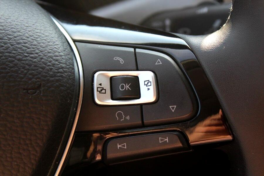 Volkswagen Passat 2.0T SE Auto 2021 Volkswagen Passat 2.0T SE Auto 2021