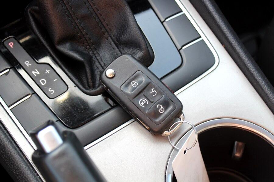 Volkswagen Passat 2.0T SE Auto 2021 Volkswagen Passat 2.0T SE Auto 2021