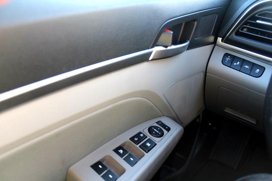 2020 Hyundai Elantra Value Edition photo 12