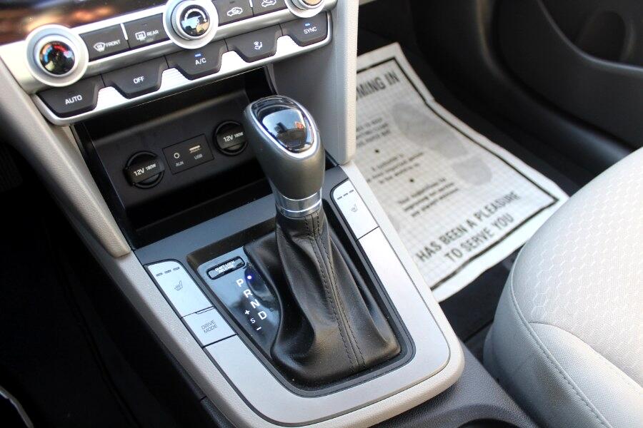 2020 Hyundai Elantra Value Edition photo 18