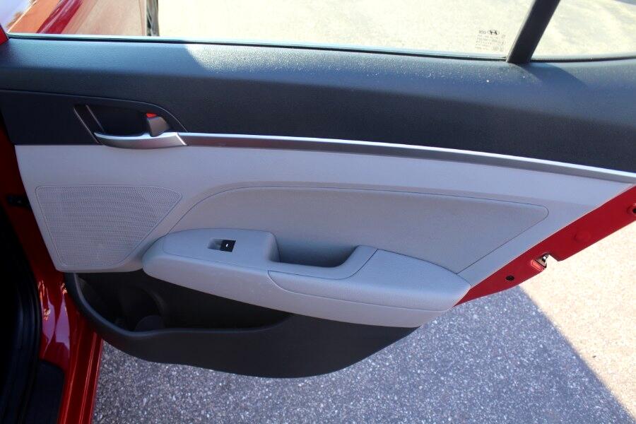 2020 Hyundai Elantra Value Edition photo 27