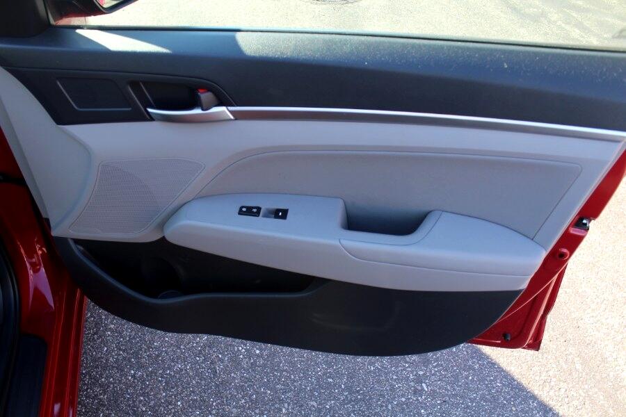 2020 Hyundai Elantra Value Edition photo 29