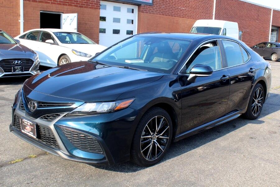 2021 Toyota Camry SE photo 3