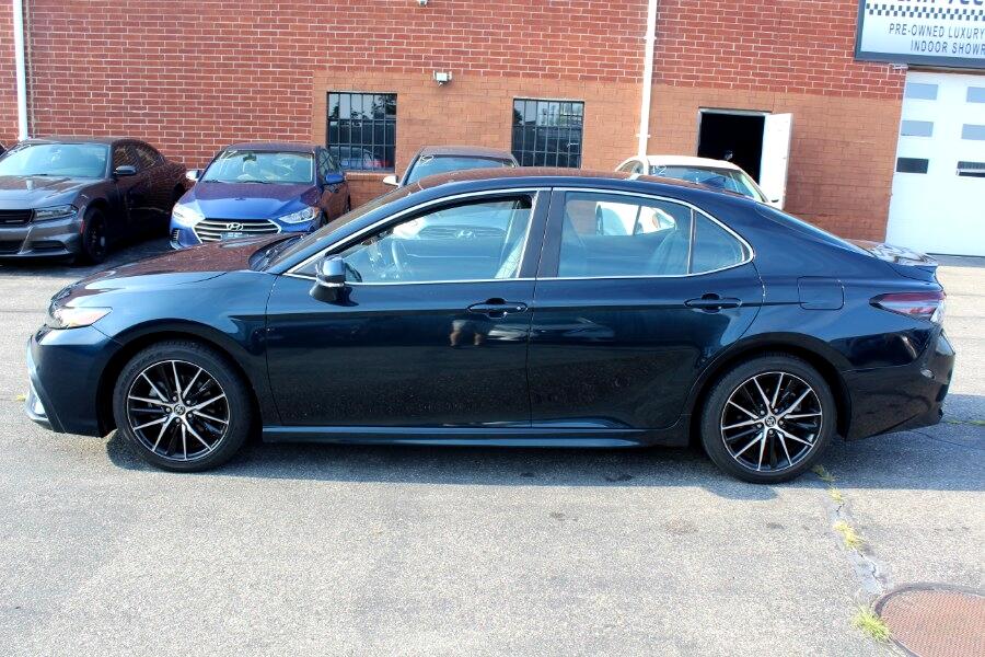 2021 Toyota Camry SE photo 4