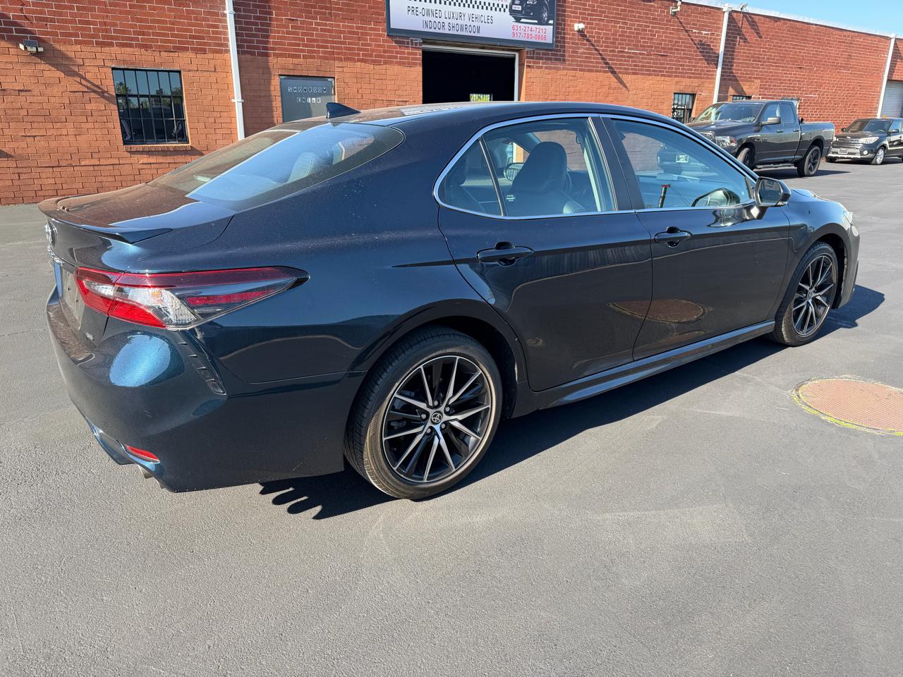 Toyota Camry SE 2021
