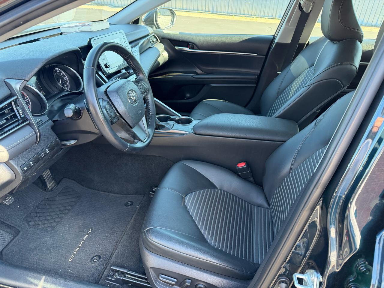 Toyota Camry SE 2021