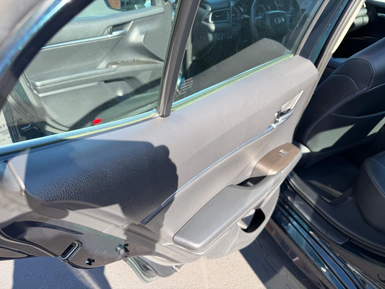 Toyota Camry SE 2021