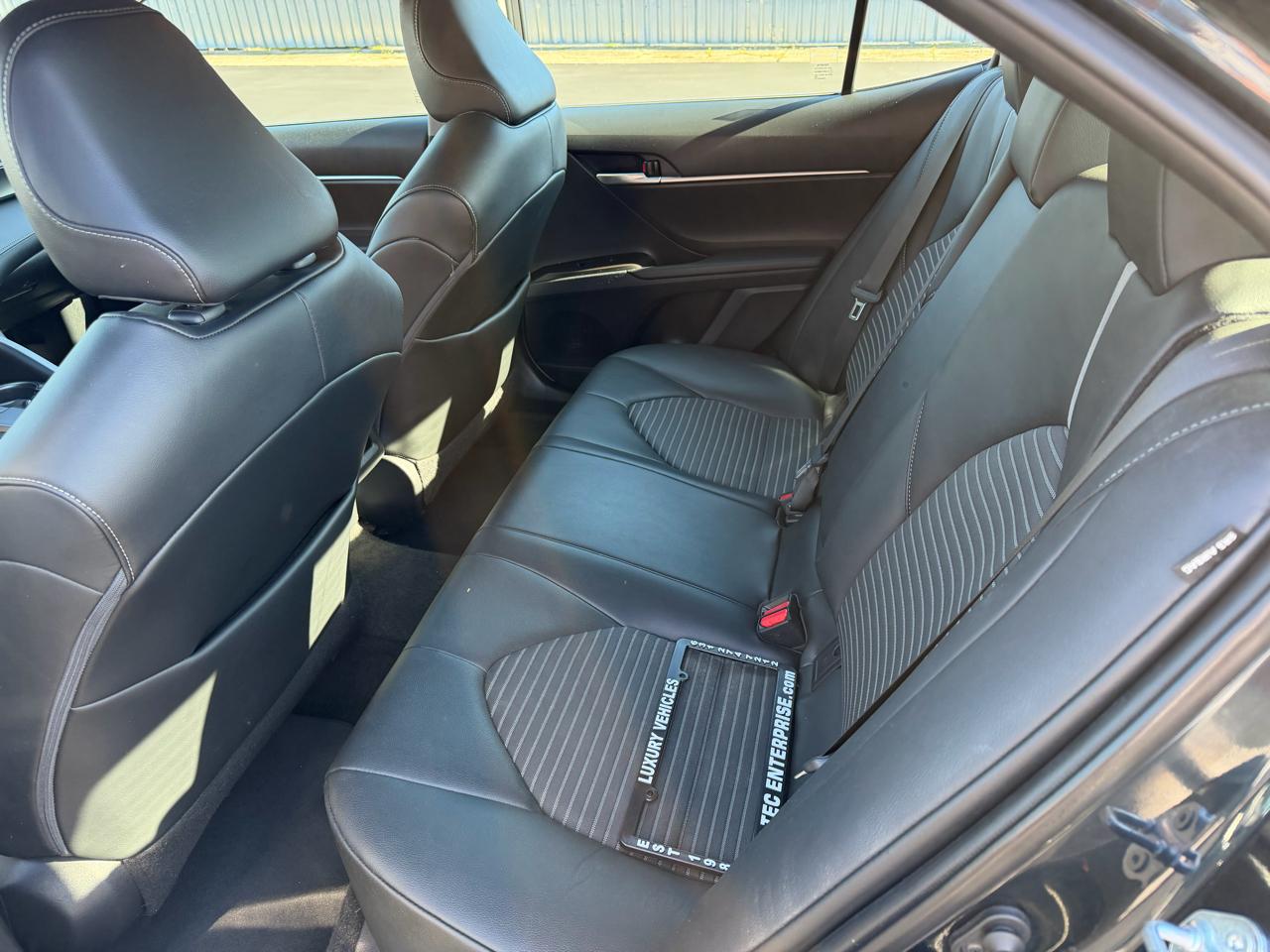 Toyota Camry SE 2021