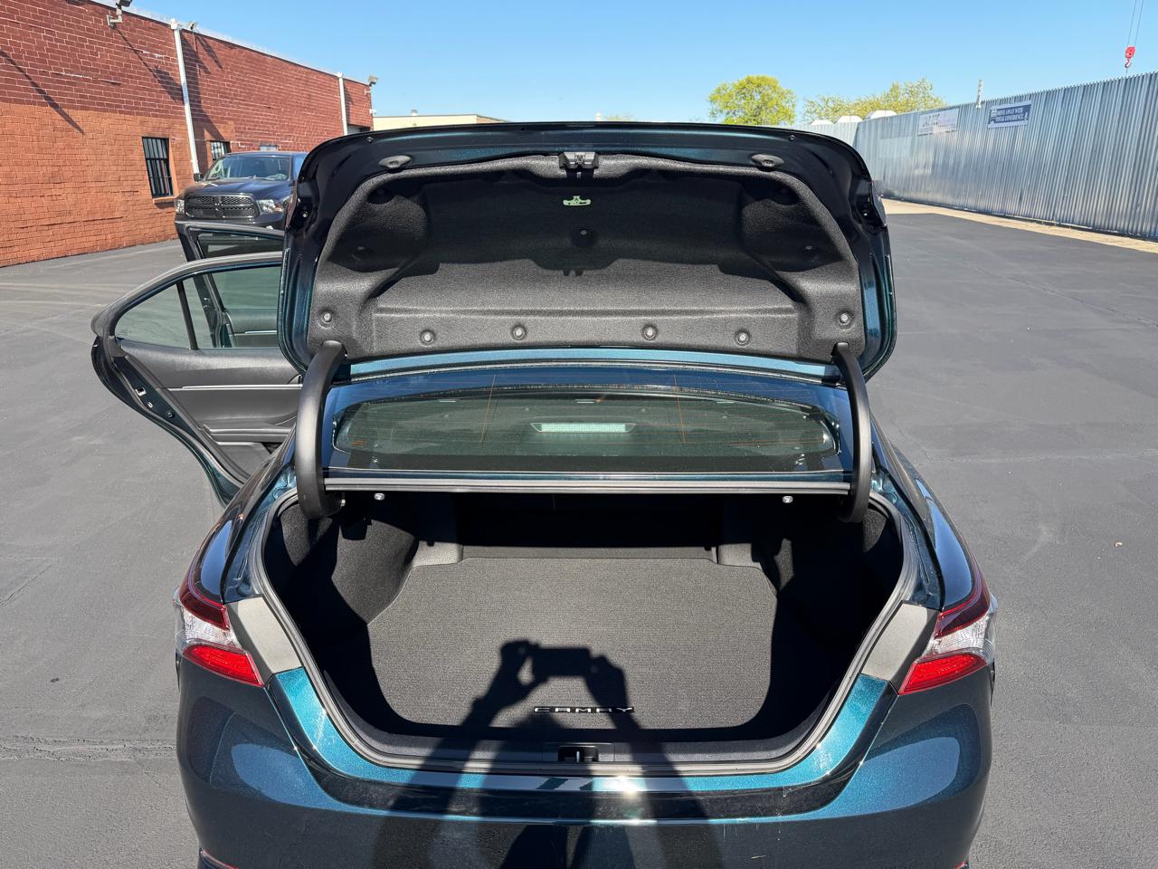 Toyota Camry SE 2021