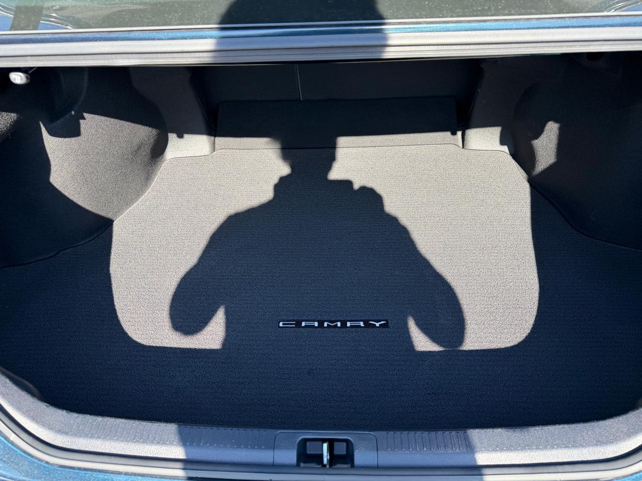 Toyota Camry SE 2021