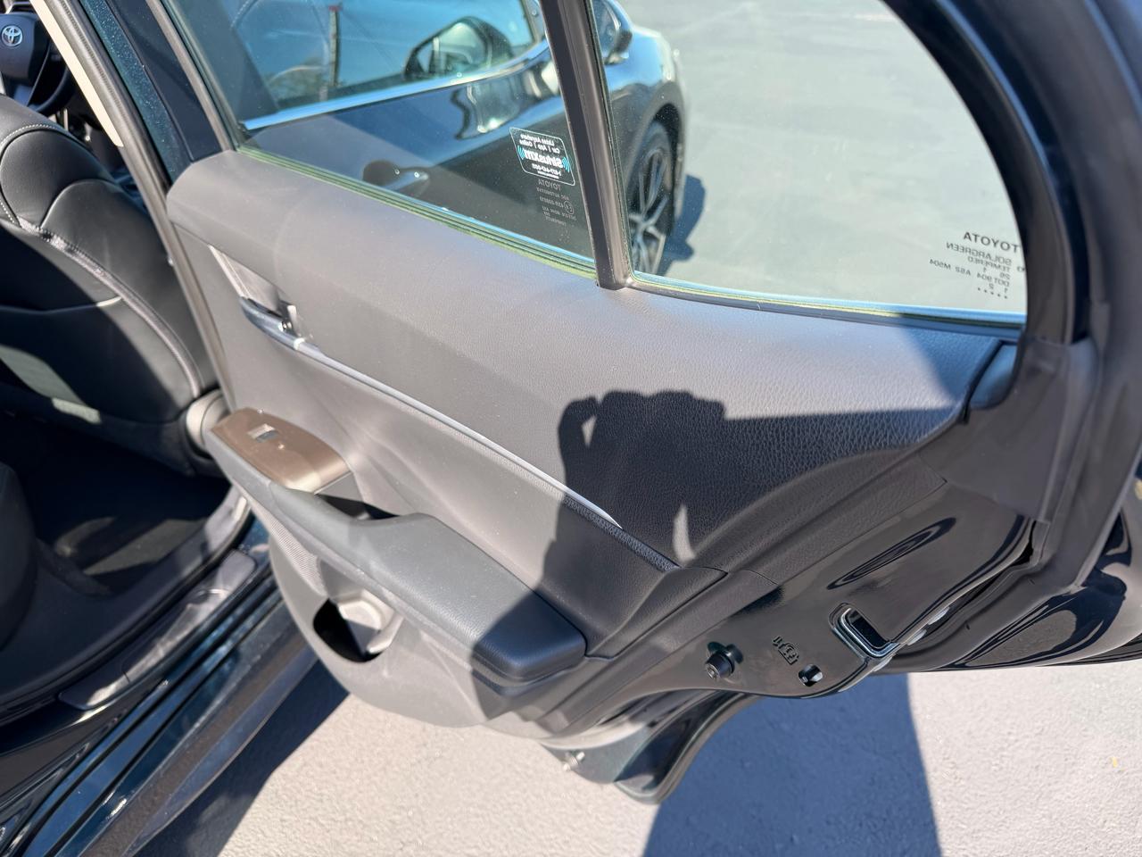 Toyota Camry SE 2021
