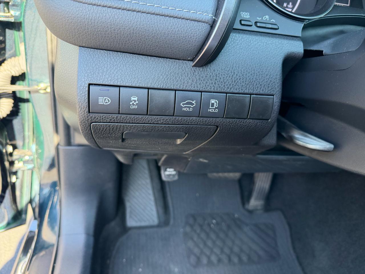 Toyota Camry SE 2021