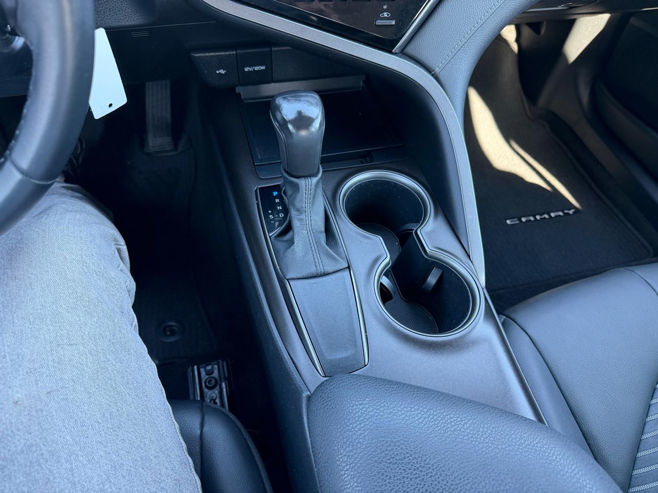 Toyota Camry SE 2021