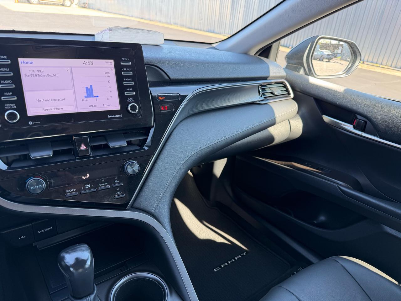 Toyota Camry SE 2021