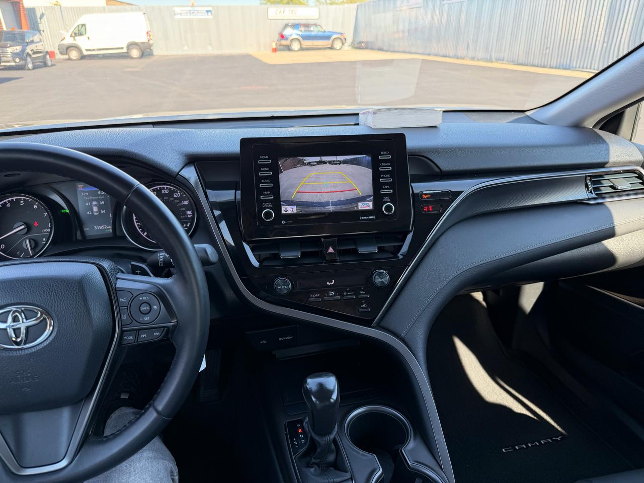 Toyota Camry SE 2021