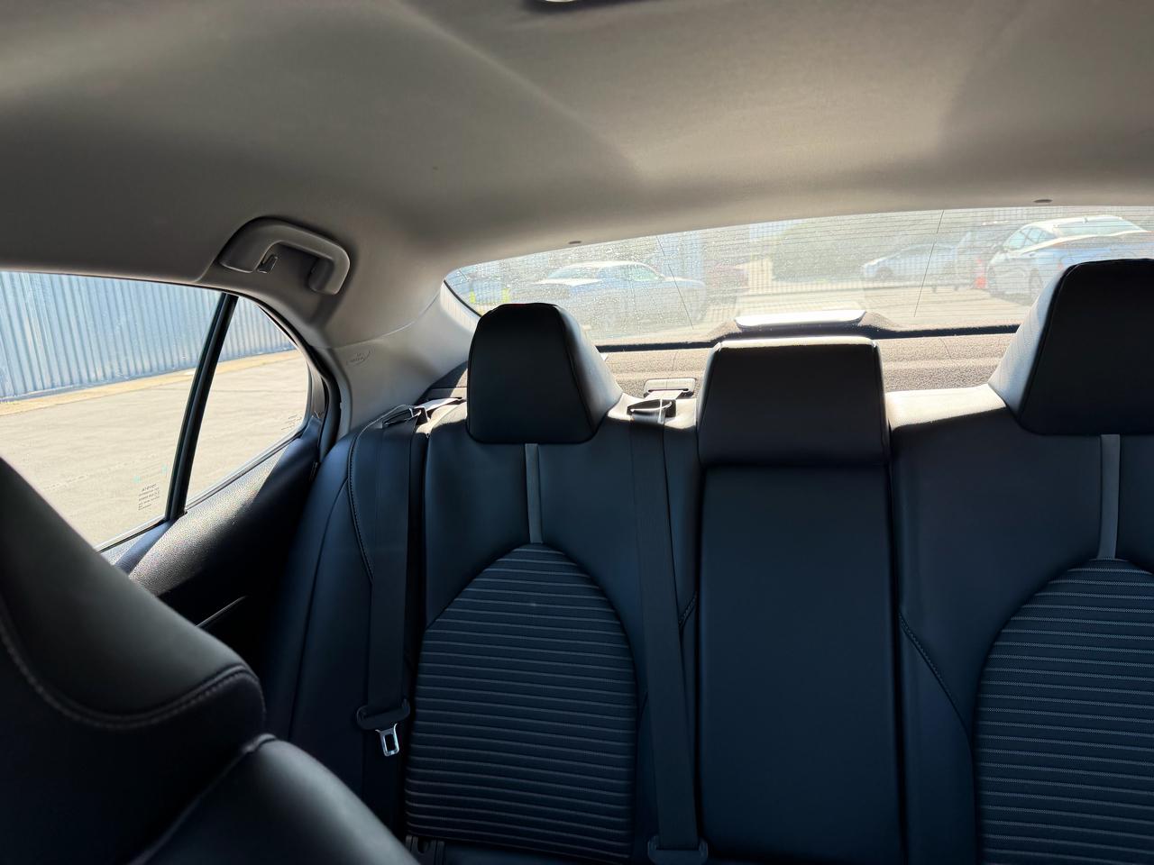 Toyota Camry SE 2021