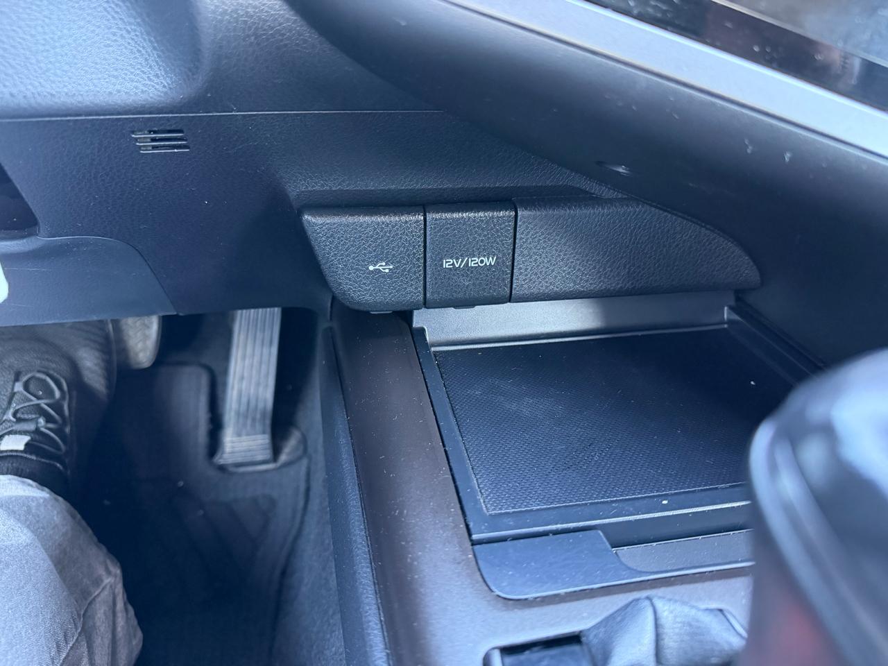 Toyota Camry SE 2021