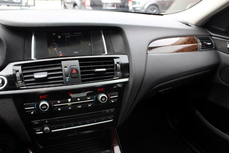 BMW X4 xDrive28i Sports Activity Coupe 2017 BMW X4 xDrive28i Sports Activity Coupe 2017