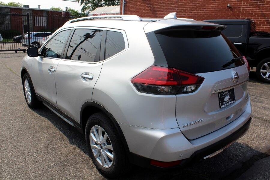 2020 Nissan Rogue SV photo 6