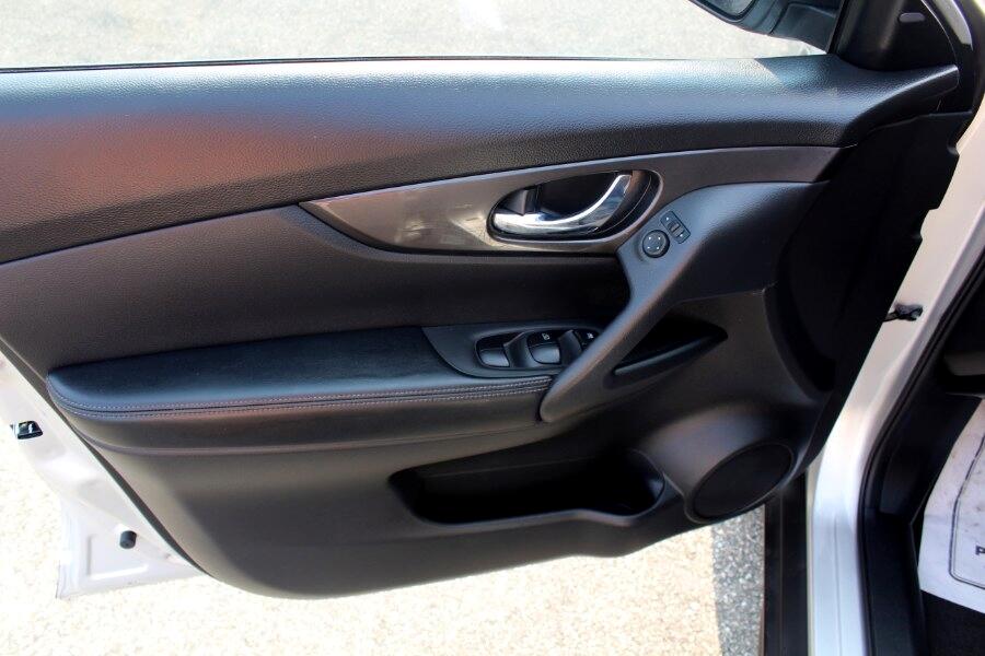 2020 Nissan Rogue SV photo 10