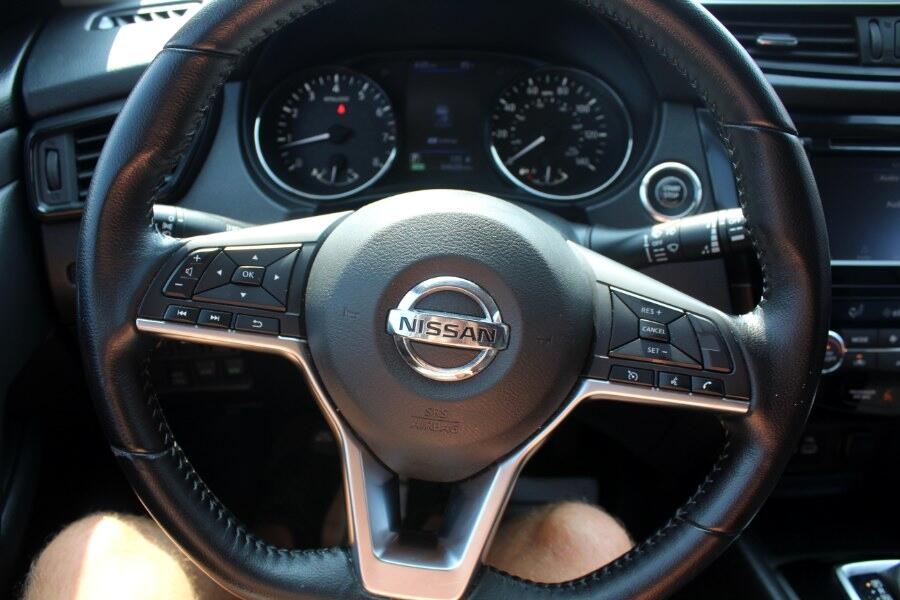 2020 Nissan Rogue SV photo 13