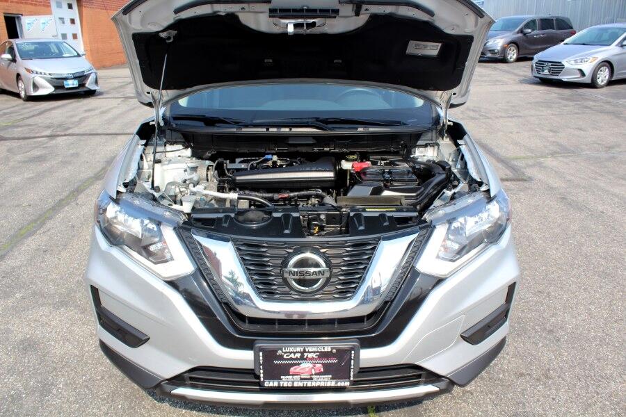 2020 Nissan Rogue SV photo 28