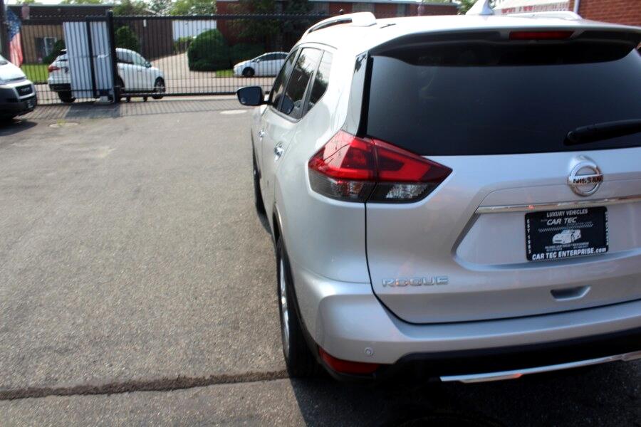 2020 Nissan Rogue SV photo 40