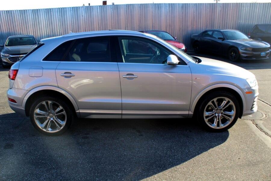 Audi Q3 2.0 TFSI Premium Plus quattro AWD 2018 Audi Q3 2.0 TFSI Premium Plus quattro AWD 2018