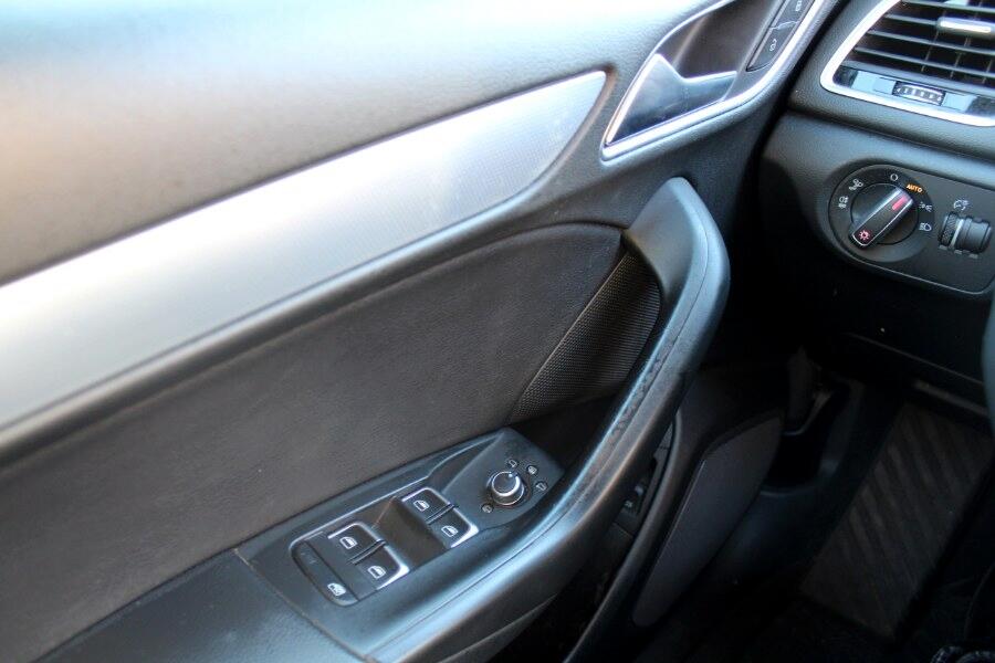 Audi Q3 2.0 TFSI Premium Plus quattro AWD 2018 Audi Q3 2.0 TFSI Premium Plus quattro AWD 2018