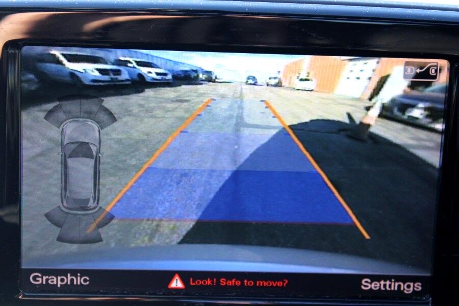 Audi Q3 2.0 TFSI Premium Plus quattro AWD 2018 Audi Q3 2.0 TFSI Premium Plus quattro AWD 2018