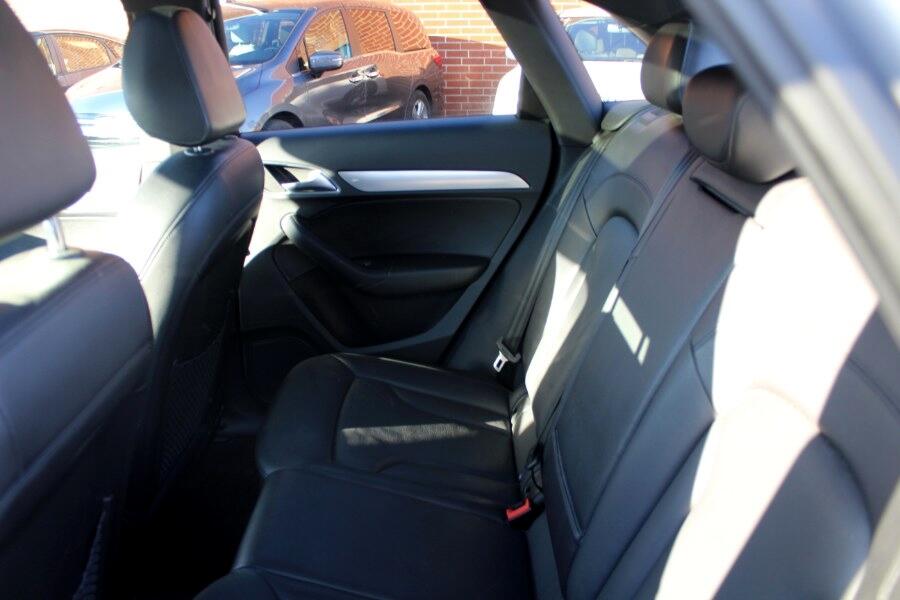 Audi Q3 2.0 TFSI Premium Plus quattro AWD 2018 Audi Q3 2.0 TFSI Premium Plus quattro AWD 2018