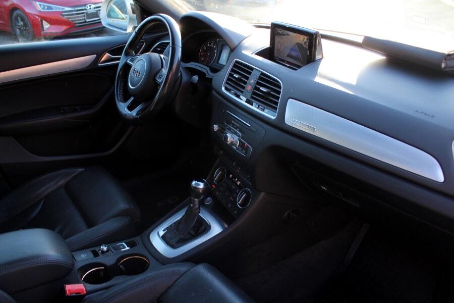 Audi Q3 2.0 TFSI Premium Plus quattro AWD 2018 Audi Q3 2.0 TFSI Premium Plus quattro AWD 2018