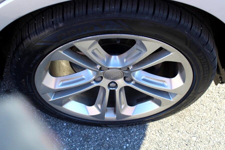 Audi Q3 2.0 TFSI Premium Plus quattro AWD 2018 Audi Q3 2.0 TFSI Premium Plus quattro AWD 2018