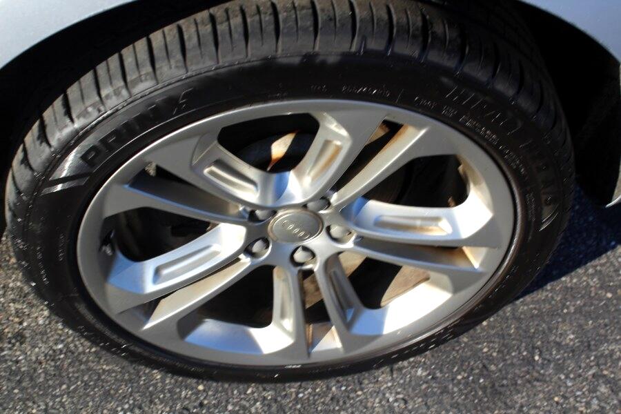 Audi Q3 2.0 TFSI Premium Plus quattro AWD 2018 Audi Q3 2.0 TFSI Premium Plus quattro AWD 2018