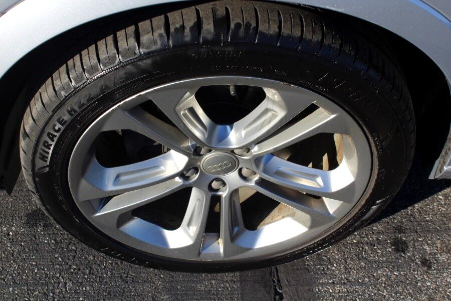 Audi Q3 2.0 TFSI Premium Plus quattro AWD 2018 Audi Q3 2.0 TFSI Premium Plus quattro AWD 2018