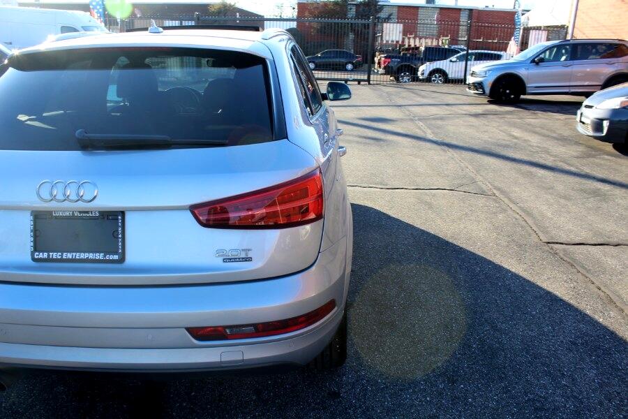 Audi Q3 2.0 TFSI Premium Plus quattro AWD 2018 Audi Q3 2.0 TFSI Premium Plus quattro AWD 2018