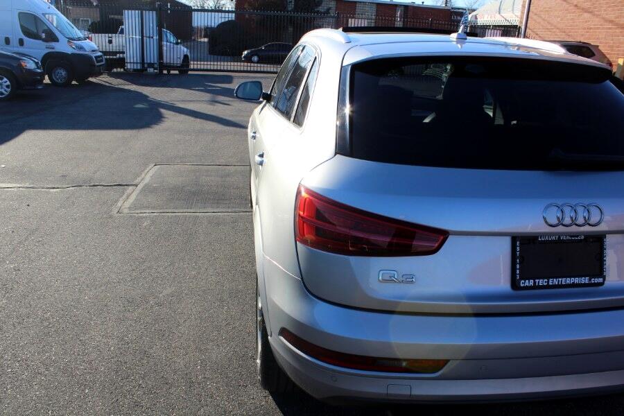 Audi Q3 2.0 TFSI Premium Plus quattro AWD 2018 Audi Q3 2.0 TFSI Premium Plus quattro AWD 2018