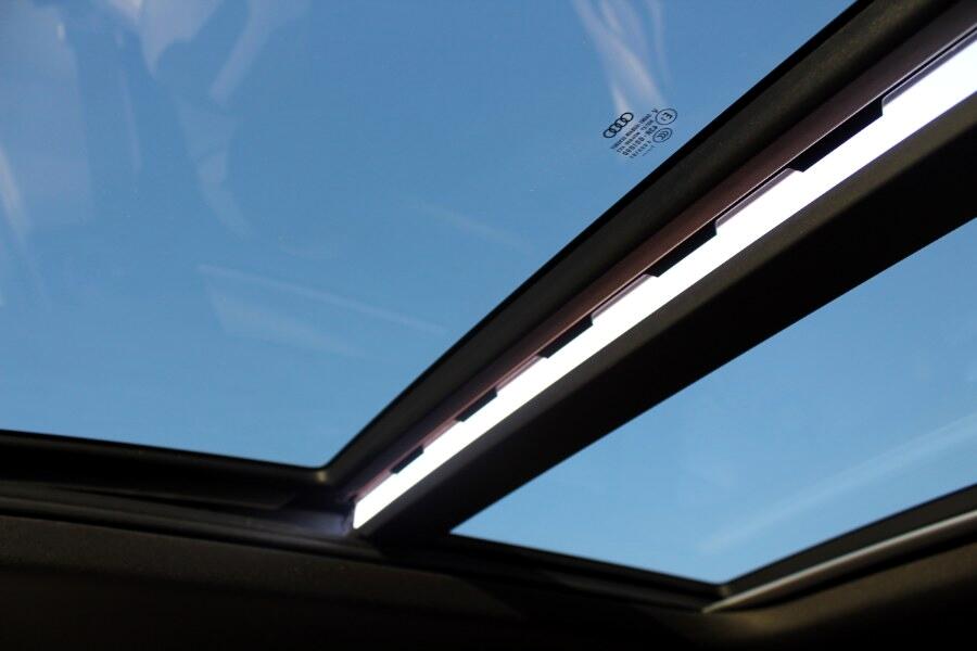 Audi Q3 2.0 TFSI Premium Plus quattro AWD 2018 Audi Q3 2.0 TFSI Premium Plus quattro AWD 2018