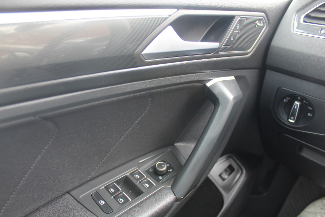 Volkswagen Tiguan SEL Premium 4Motion 2019 Volkswagen Tiguan SEL Premium 4Motion 2019